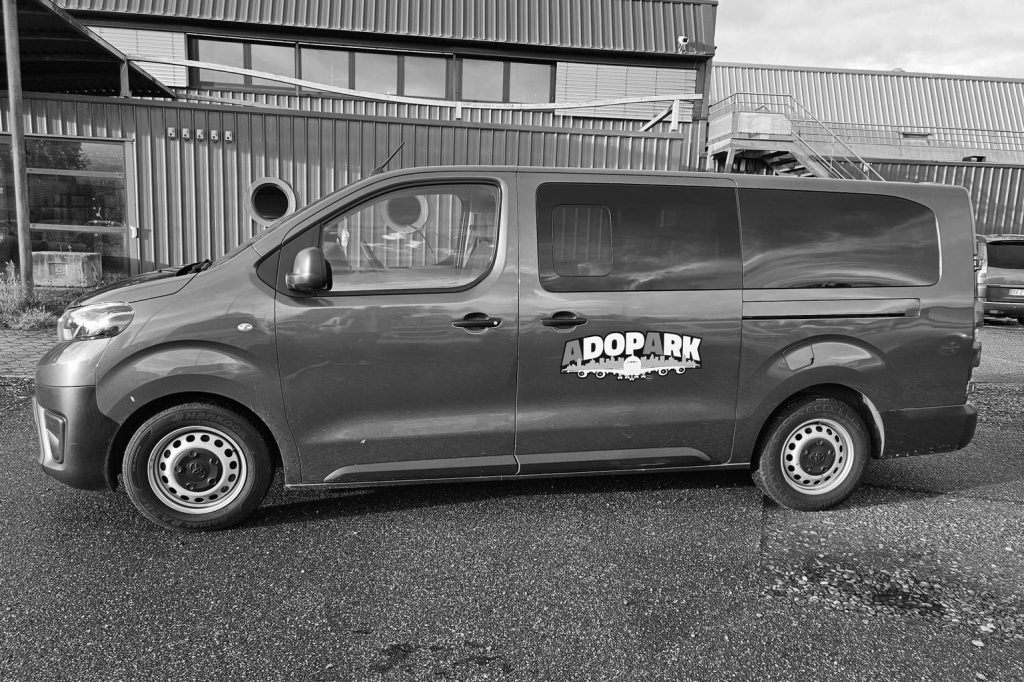 adopark shuttle black white 1537x1024